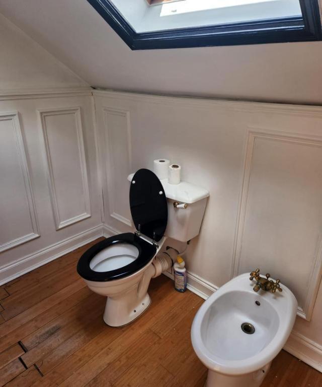 פרסטוויץ' Rainsough Cottage Guest House - Shared Bathroom - Free Parking & Wifi מראה חיצוני תמונה
